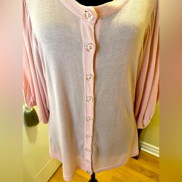NWOT Y2K Kenzie pink cardi , 3/4 puffed sleeves/elastic cuff, clear buttons 🧶🩷 - Picture 10 of 13